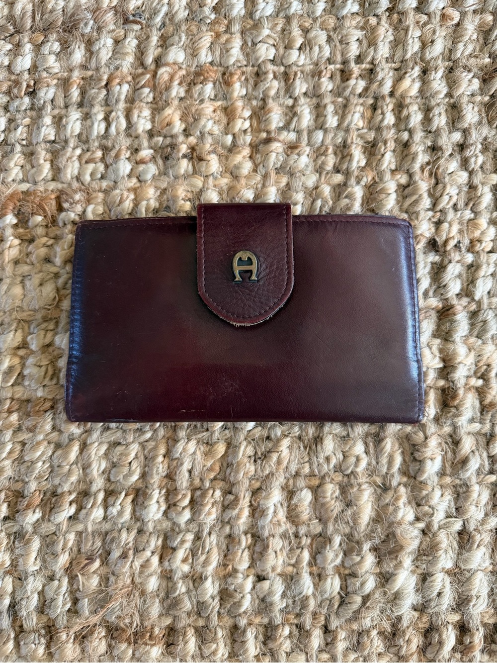 Vintage cordovan leather women’s bi-fold wallet